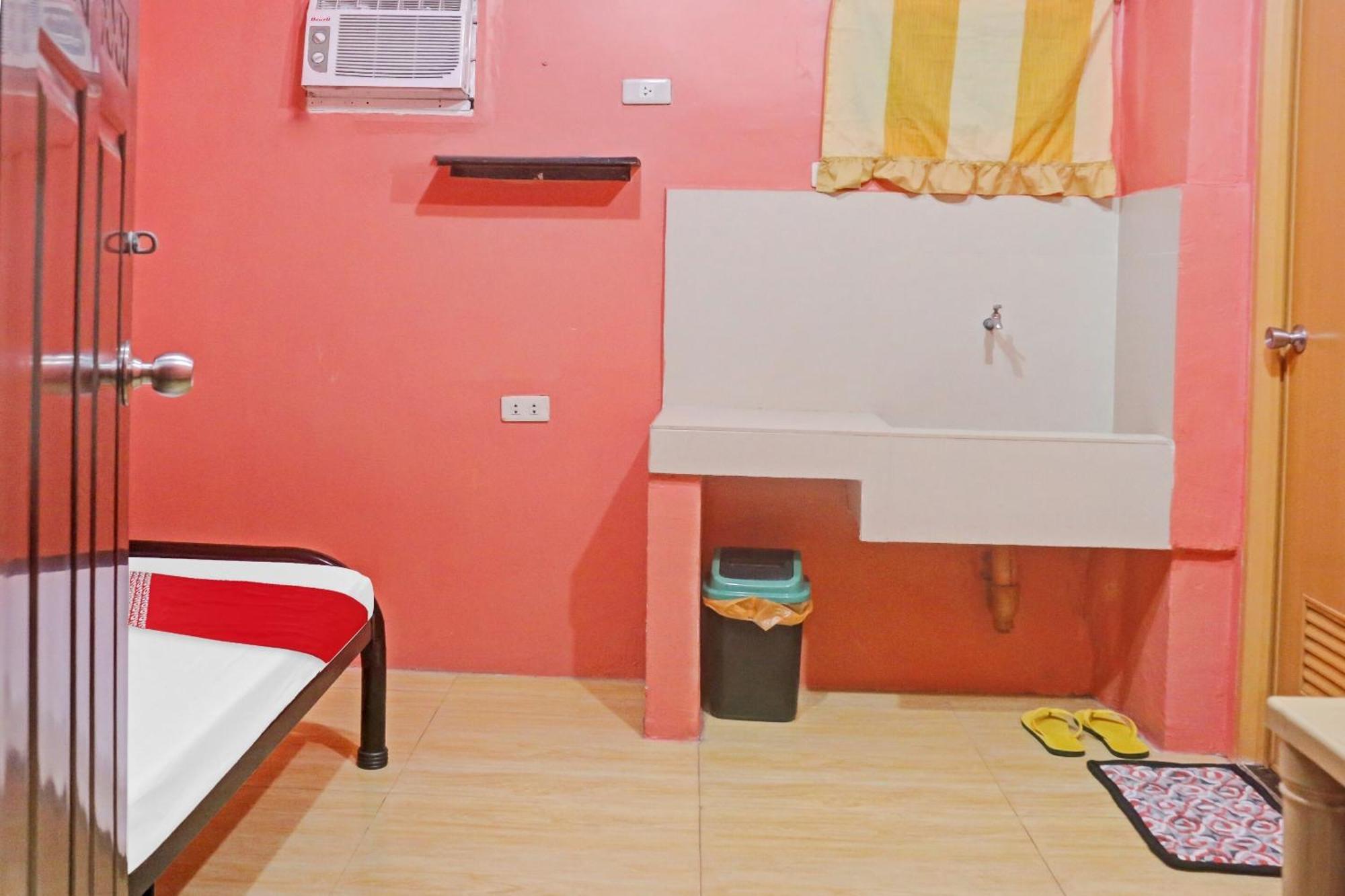 Solanos Transient House Hotel Pasay Bagian luar foto