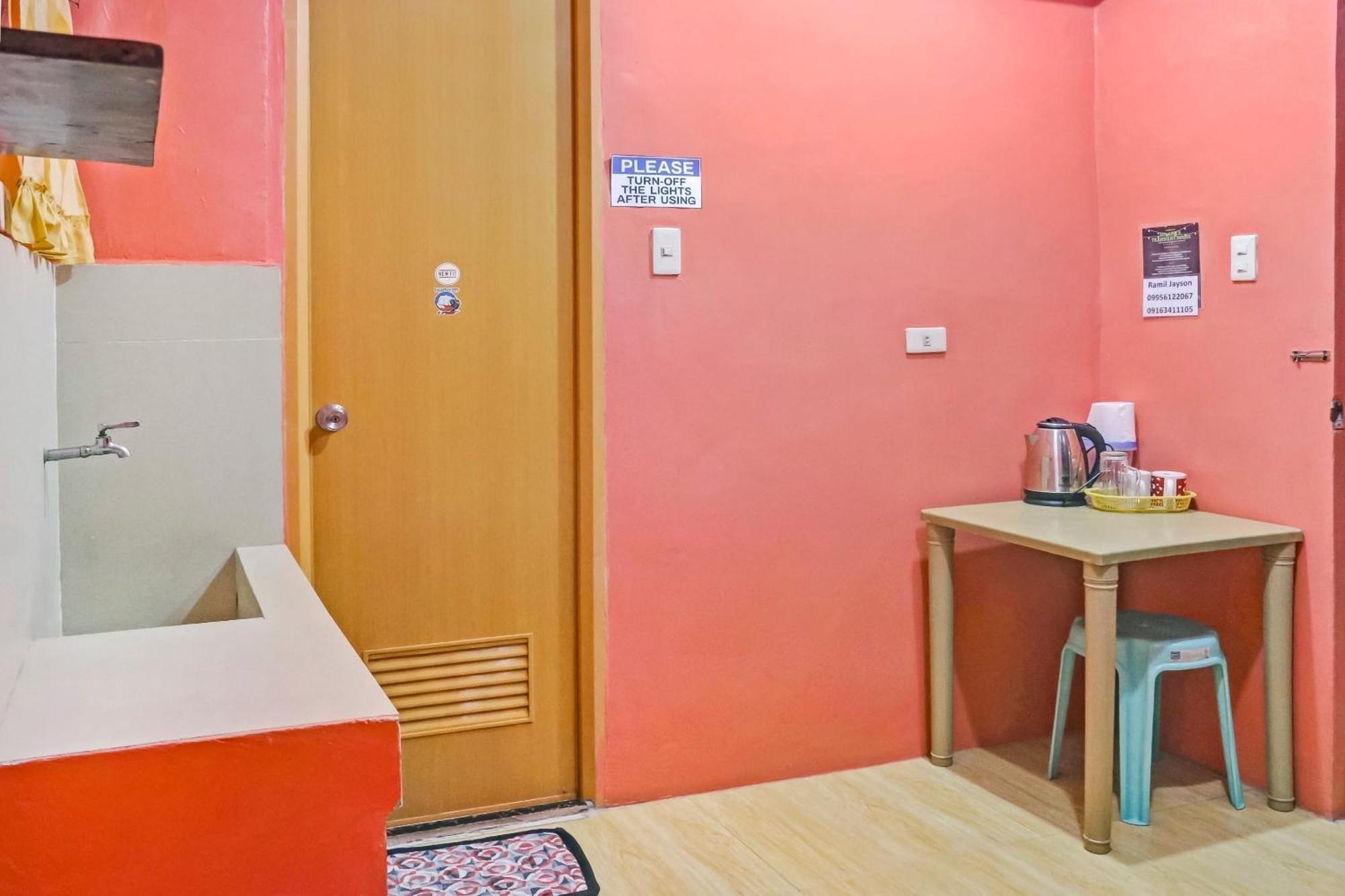 Solanos Transient House Hotel Pasay Bagian luar foto