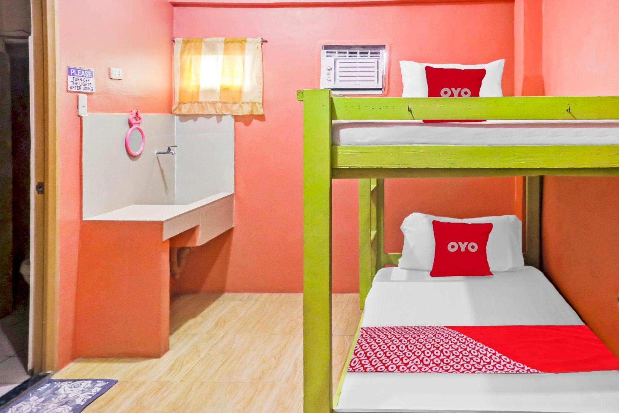 Solanos Transient House Hotel Pasay Bagian luar foto